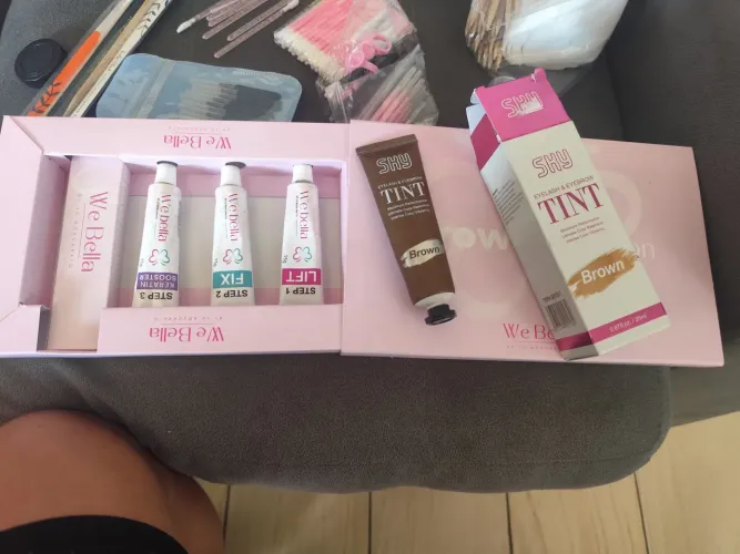 Kit de beleza para o cílios e sobrancelhas.