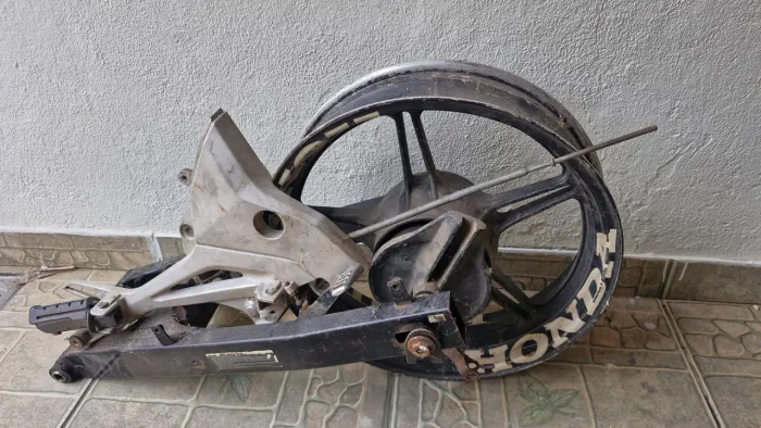 Peças CB300 