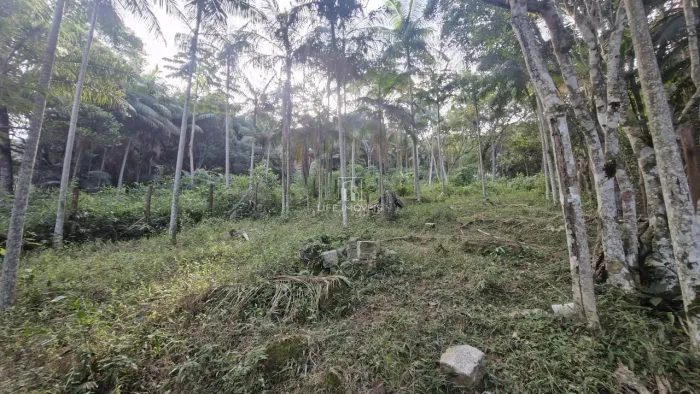 Terreno 630m² à venda no Siriú em Garopaba com vista e perto da praia