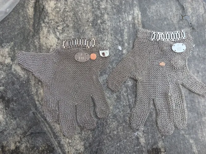 Luvas de aço