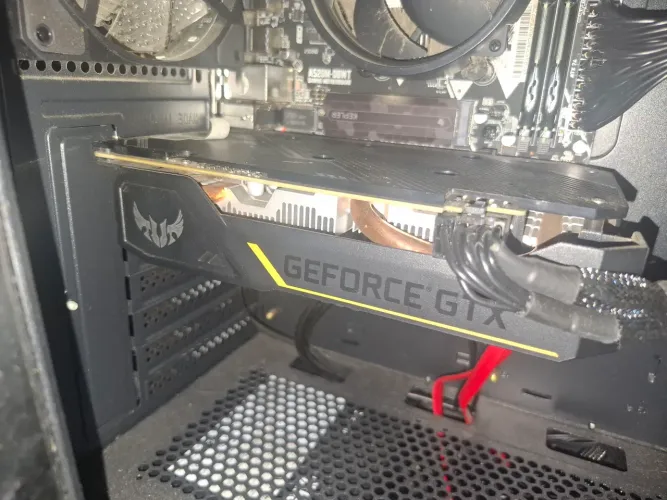 Placa de video Asus Tuf GTX1660 TI