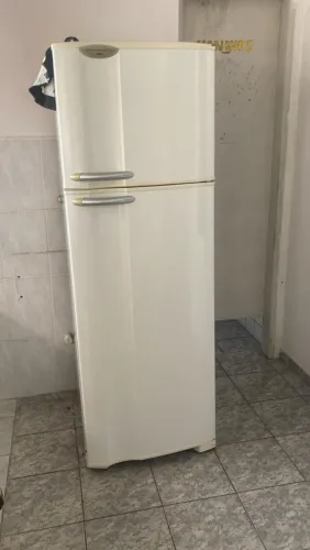 Geladeira Eletrolux para Retirada
