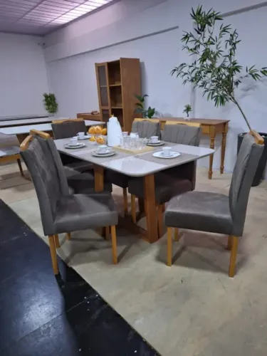 Mesa de Jantar com 6 cadeiras, 100% Madeira - Promoção