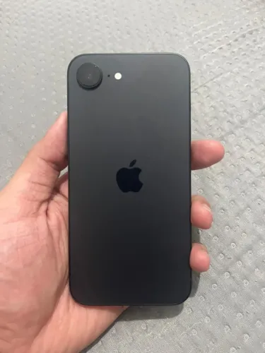 iPhone 16e