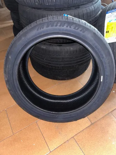 Pneu Aro 17 Novo 215/45ZR17 91W XL R330 WINRUN