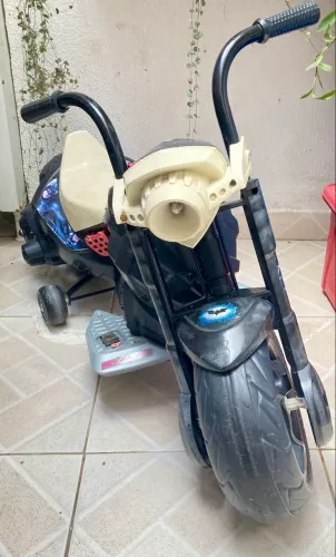 Moto elétrica infantil