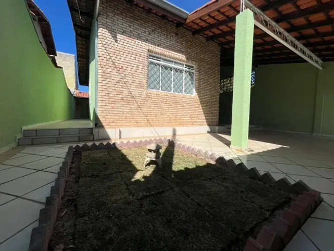 Casa Térrea, 3 dormitórios, na Zona Sul de SJC com 160 metros quadrados