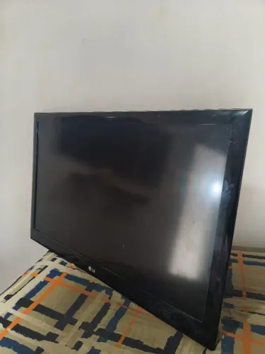 Televisão LG 42 polegadas funcionando perfeitamente com conversor digital integrado