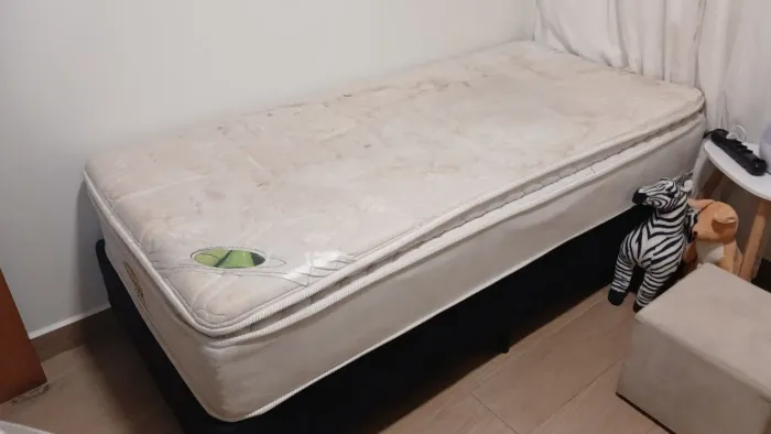Cama solteiro colchão mola King star