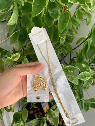 Colar feminino