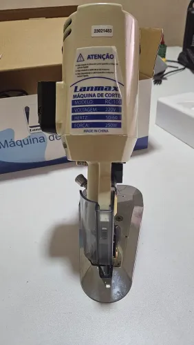 Maquina de corte de tecido