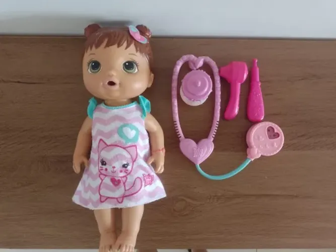 Boneca Baby Alive cuida de mim
