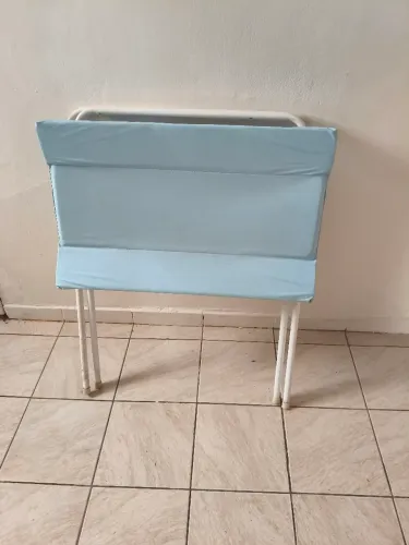 Trocador para bebês dobrável, estofado bem conservado