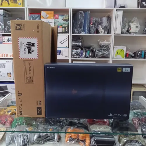 Vendo PlayStation 4 Pro 2TB 500 Million Limited Edition 15054/50000