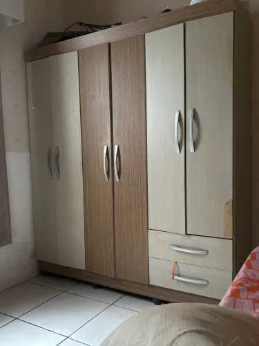 Guarda roupa 6 portas