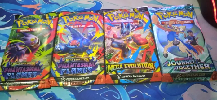 Combo 4 Boosters Pokémon TCG (Inglês)