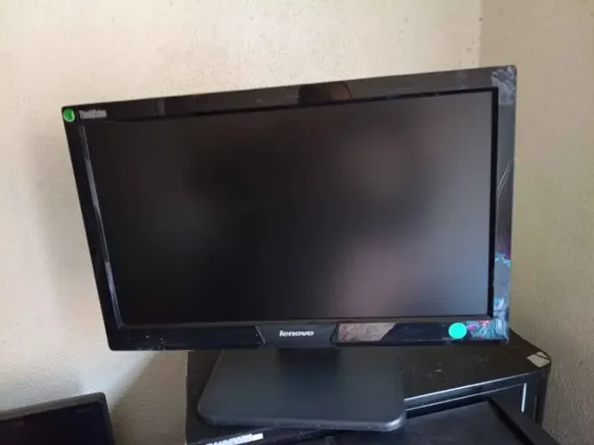 Monitor de 20 Polegadas Tela LED giratória 90°