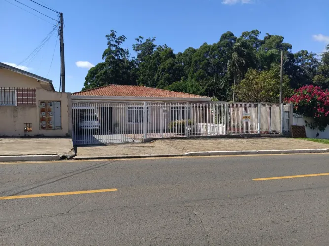 CASA NO BAIRRO CONTORNO