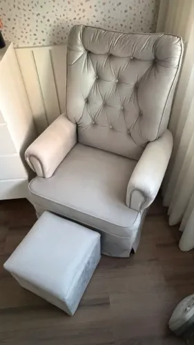 Vendo cadeira de amamentação