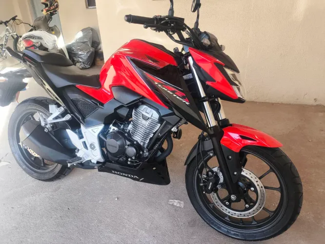 Twister -CB300F 2023 Impecável