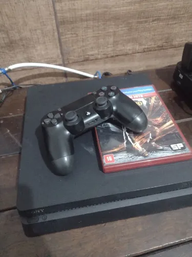 Playstation 4 500GB + Manete + Jogo Infamous 2