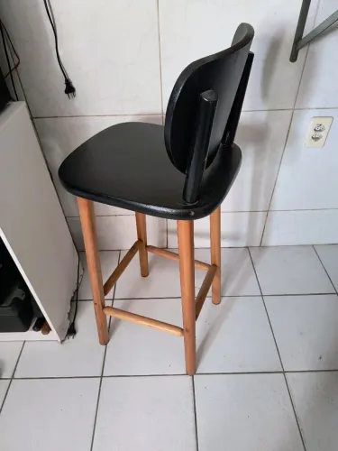 Banqueta em madeira bistrô 