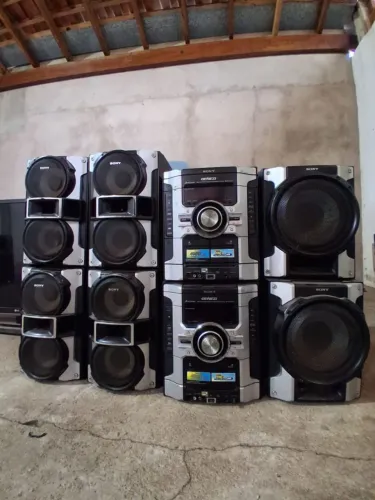 Vende-se tv e microsystem Sony