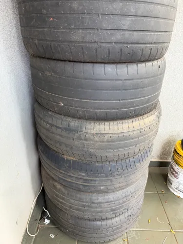 Vende-se Pneus R$70 reais cada Pneus