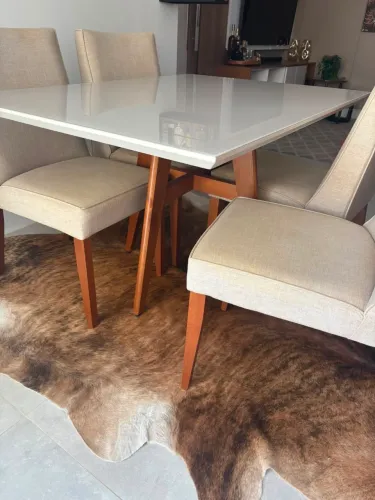 Jogo de mesa e cadeiras