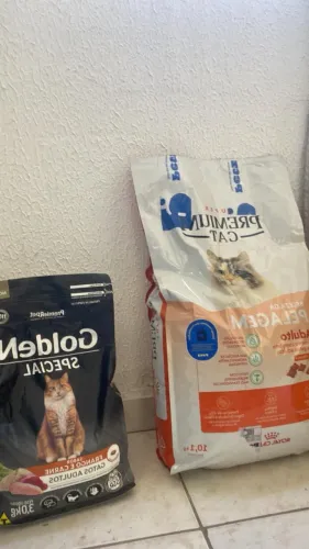Pacotes de ração para gato
