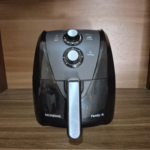 Fritadeira sem óleo (Air Fryer 4L mondial) 