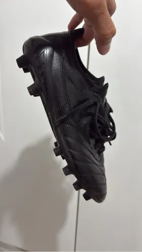 Chuteira Mizuno TAM 40