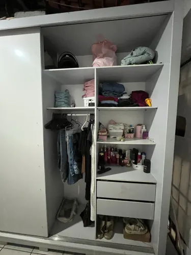 Guarda roupa gigante