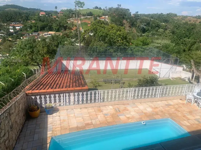 CHÁCARA COMPLETA COM 1.000 M² EM SANTA ISABEL PORTEIRA FECHADA