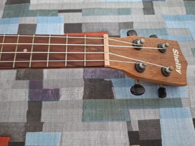 Vendo Instrumento musical Ukulele