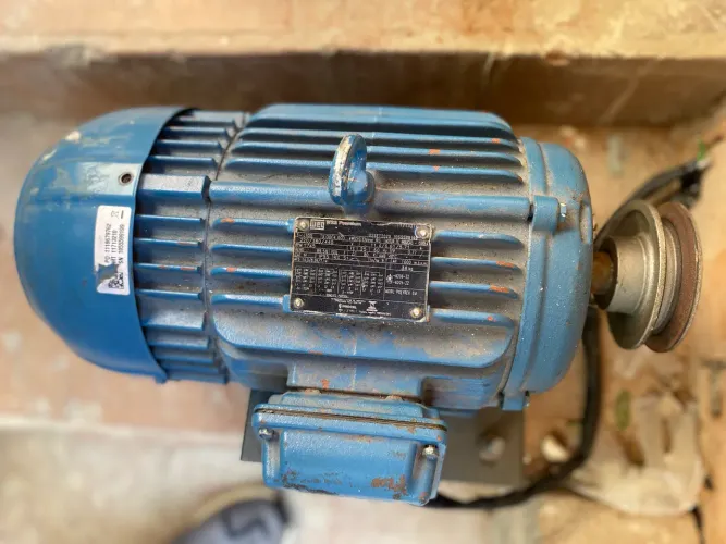 MOTOR WEG W22 PREMIUM 4CV 1745 RPM 220/380/440