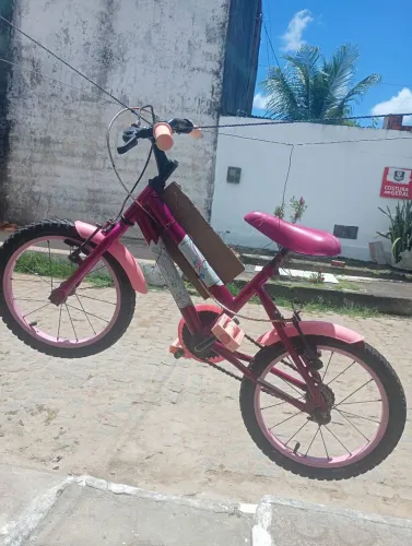 Bicicleta feminina para criança em ótimo estado