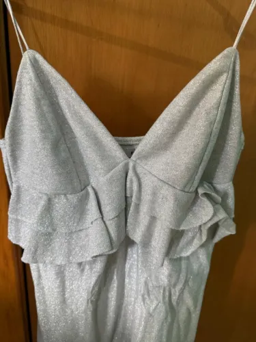 Vestido de festa em lurex cinza