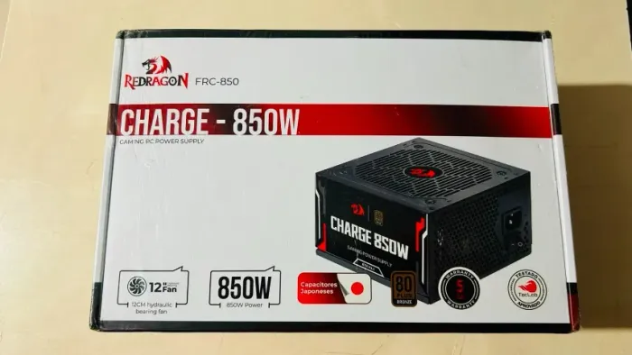 Fonte Gamer Redragon Charge 850W Preto ATX 80 Plus Bronze Capacitores 100% Japoneses FRC-8