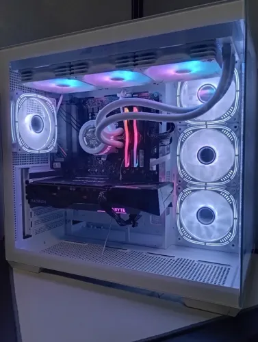 PC GAMER RYZEN 5600GT. RX7600, 16GB RAM, SSD 500GB, A520