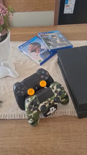 Ps4 FAT C/ 2 Controles e 2 Jogos