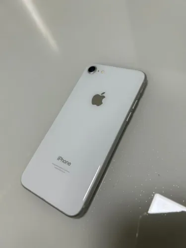 iPhone 8 Prateado - 64GB