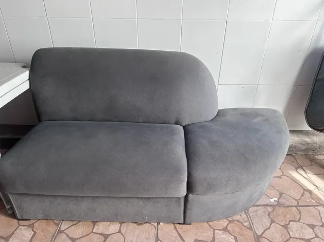Sofá cinza de 3 lugares