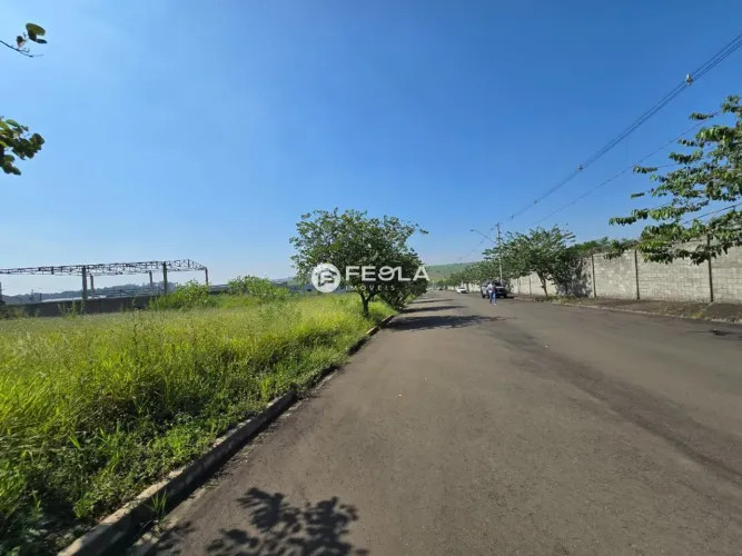 Terreno à venda em Limeira, Parque Industrial Souza Queiroz, com 2027.22 m²