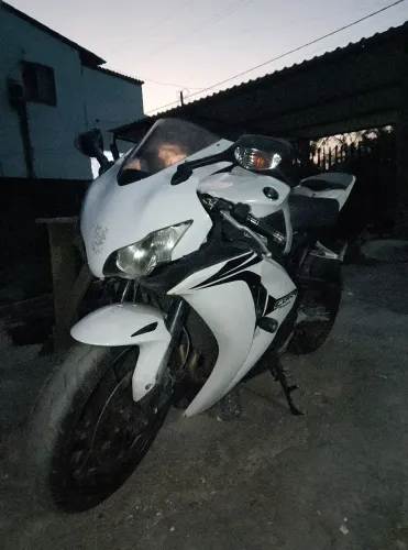 CBR RR 1000
