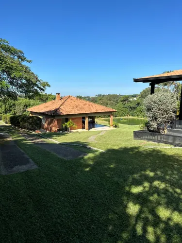 Chácara com lago lotado de peixes pertinho da cidade em Limeira - SP em condomínio