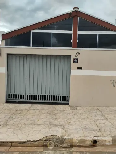 CASA À VENDA EM ARTUR NOGUEIRA/SP COM 2 DORMITÓRIOS, CHURRASQUEIRA E ÓTIMA LOCALIZAÇÃO