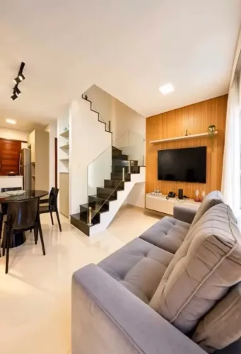 Casa Duplex em Condomínio Fechado | 3 Quartos | Suíte c/ Closet e Banheira | R$ 3.500