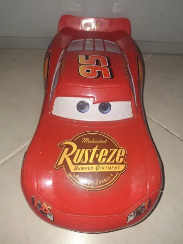 Carro Relâmpago McQueen em ótimo estado. Seminovo. 