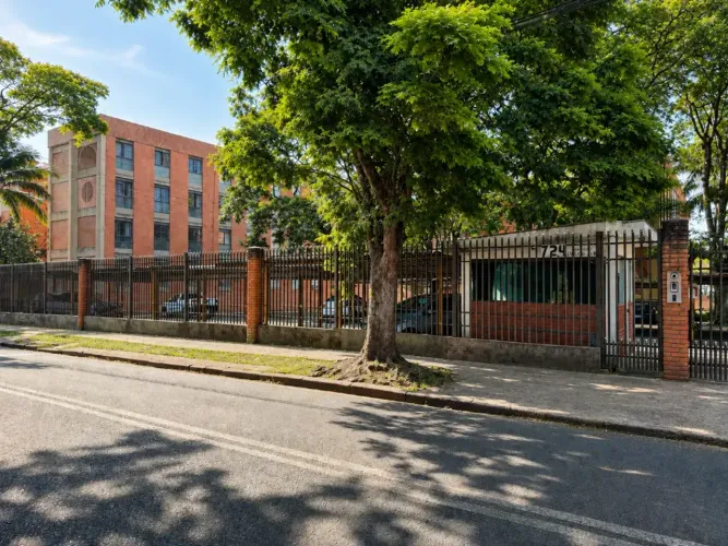 Apartamento à venda em Maringá, Zona 7, com 3 quartos, com 77 m², Maurício Schulmann